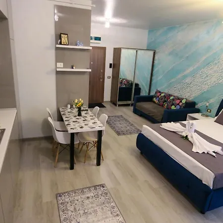 Appartamento Alezzi Sofy & Pool Nord 10 Năvodari